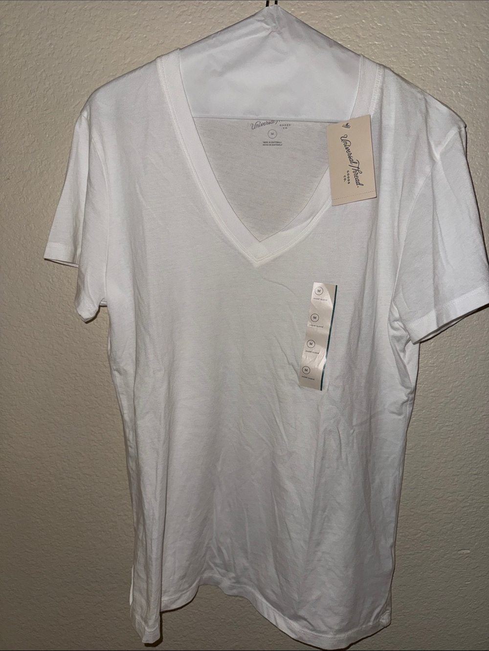 Universal Thread Women's White V-Neck Short Sleeve Tee